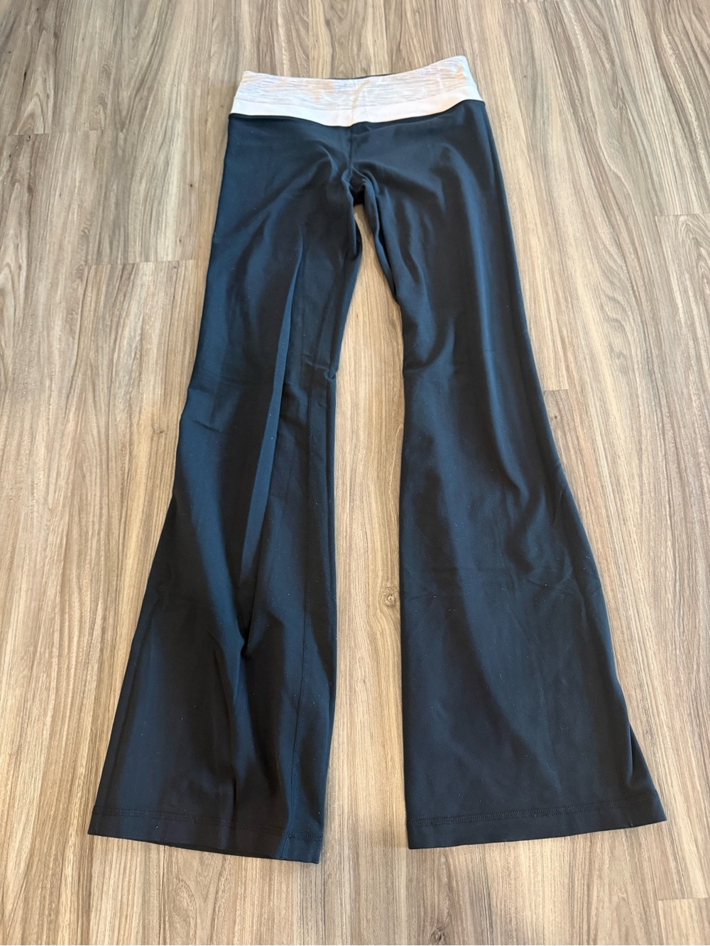 lululemon athletica Black and Pink Reversible Flare Pants Size 6